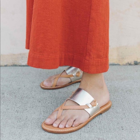 NIB Soludos Slotted Thong Sandal Metallic Platinum - Picture 8 of 14